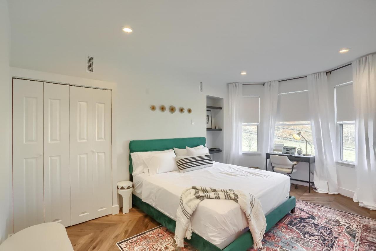 Newly Renovated Victorian Gem Perfect Space For Family Vacations! Pittsburgh Exterior photo