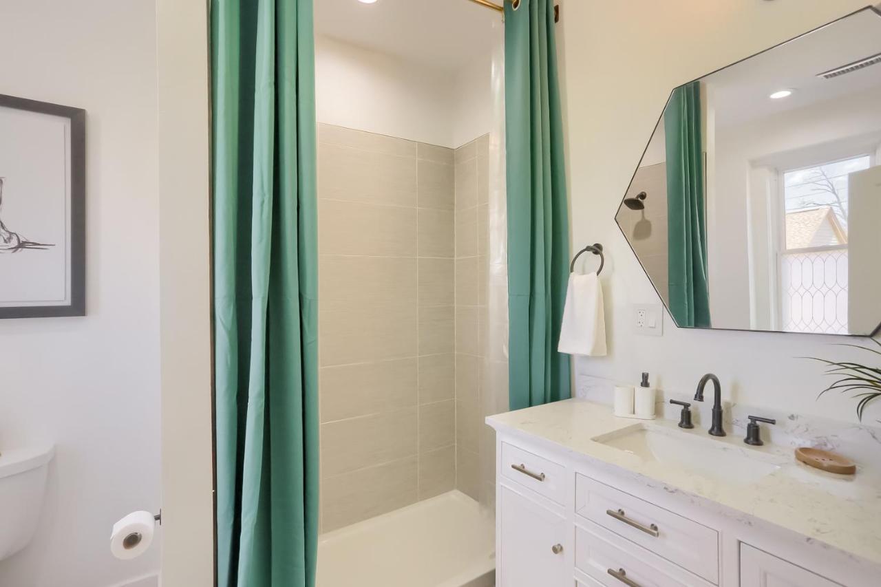 Newly Renovated Victorian Gem Perfect Space For Family Vacations! Pittsburgh Exterior photo