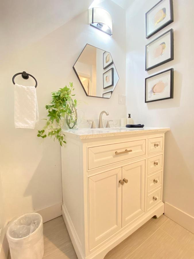 Newly Renovated Victorian Gem Perfect Space For Family Vacations! Pittsburgh Exterior photo